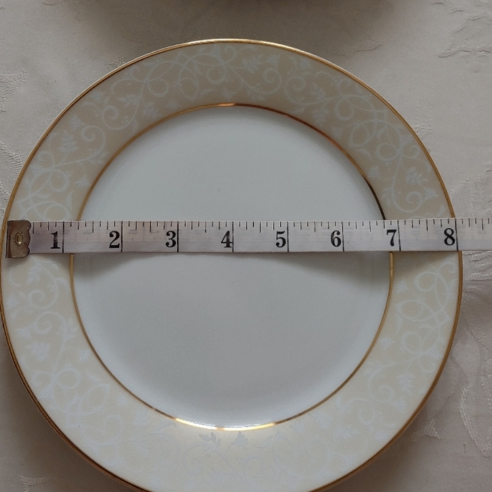 Chris Madden 4 piece dining set gold rim